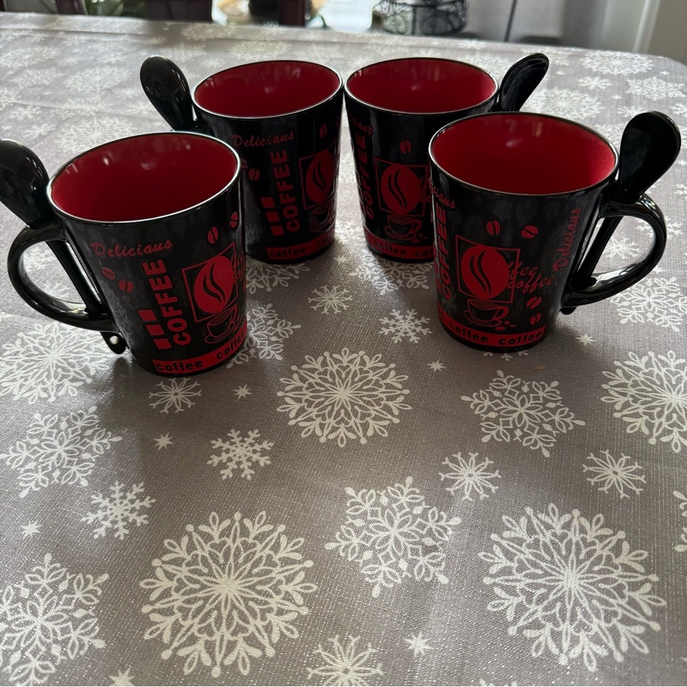 Set of 4 Stylish Black and‎ Red Ceramic Mugs with spoon for Dining